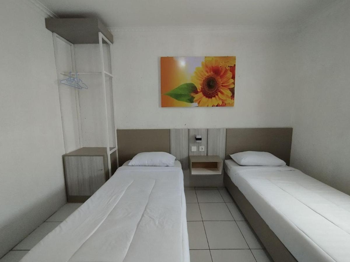 Hotel Syariah Selamat Sukabumi Esterno foto
